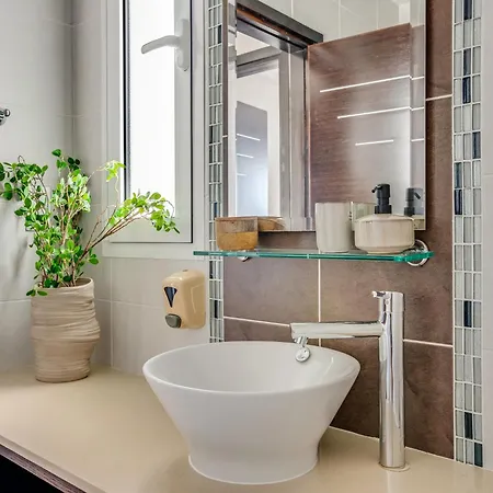 Sanders Seaview Apartment Klorakas